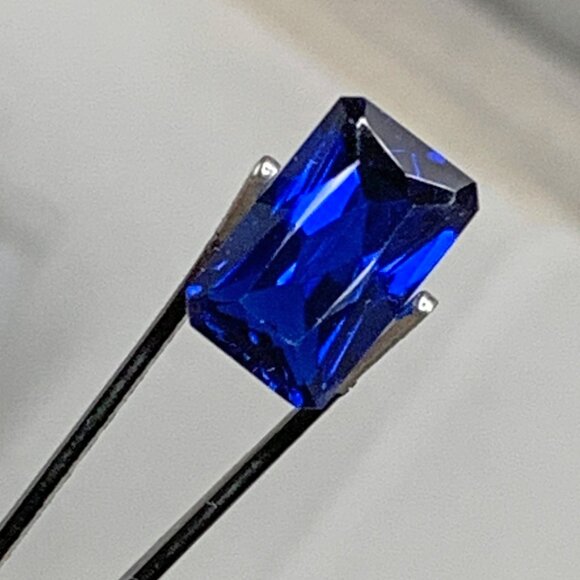 Elegant Blue Gemstone tanzanite - Picture 7 of 13